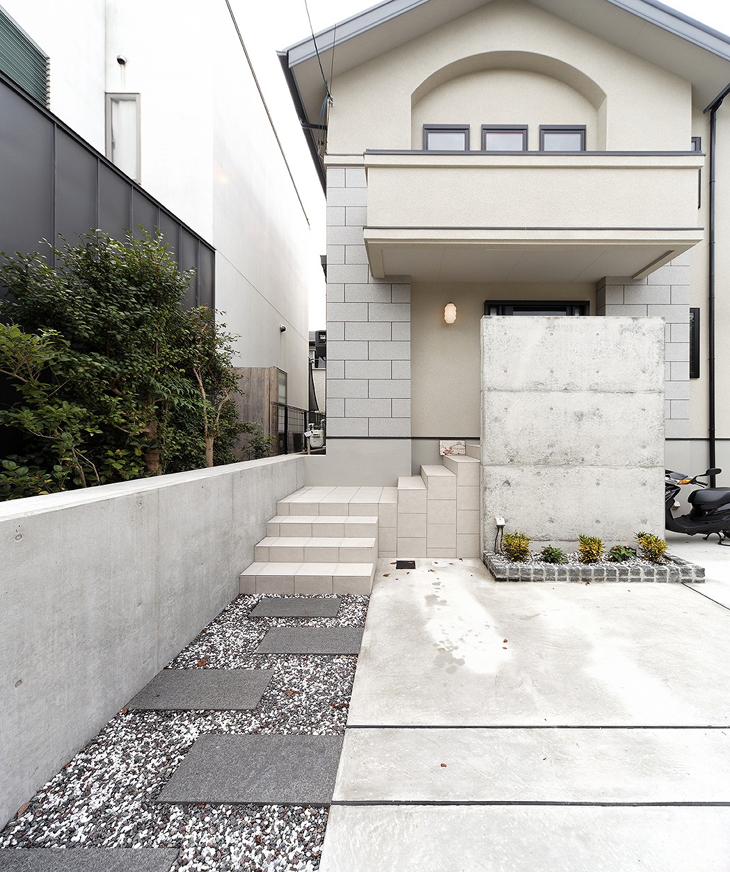 地下室のある石調づくりの家 山栄ホーム株式会社 京都 長岡京の工務店 Se構法で建てる地震に強い洋風住宅